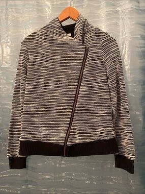 Women’s Sophia Medium Striped Black & White Asymmetric Zip Sweater/Light Jacket